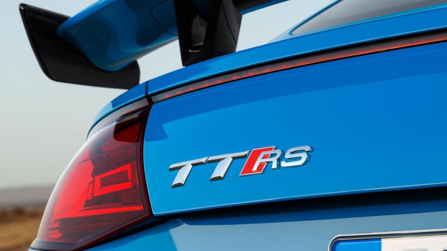 Логотип Audi TT RS Coupe (8S) 2019 года  (WW) (фото 44 из 62)